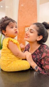 Chaitra Rai Instagram - ♥️🧿♥️
@nishkashetty_official 

#mommyanddaughter #myworld #thankful #nishkashetty #chaithrarai17 #mangalore #pabbas #icecream #parlour