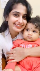 Chaitra Rai Instagram - Naku nuvvante chaala ishtam🧿😘♥️♥️
@nishkashetty_official 

#reel #reelsinstagram #trending #momanddaughter #reels #thankful #nishkashetty #chaithrarai17