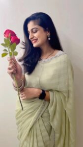 Chaitra Rai Instagram - I Love you ♥️🌹

Saree & blouse:  @mkr_pattu_sarees_wholesale ♥️

#trendingreels #trendingsongs #trending #song #saree #sareelove #sareefashion #reelsinstagram #thankful #chaithrarai17