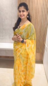 Chaitra Rai Instagram - okay, last reel in this saree😜 bye 👋 😛

#saree #sareelove #sareelover #reelsinstagram #reels #reelsvideo #reelitfeelit #reelkarofeelkaro #trending #timepass #thankful #chaithrarai17