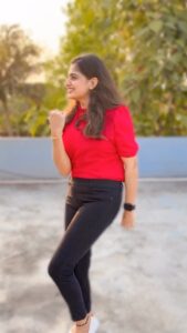 Chaitra Rai Instagram - ♥️🌹

#kadhalmannananeeyum #anagha #tamiltrendingsongs #reelsinstagram #reels #trending #reeltime #instagood #instareels #thankyou #timepass #pink #reelkarofeelkaro #dance #thankful #chaithrarai17