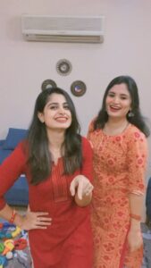 Chaitra Rai Instagram - Was just waiting to dance for dis...shake it Pushpavathi 🫰🏻😍🥰♥️👭

@shettyuthkala ♥️

#shakeit #shakeitpushpavati #friends #sisters #pushpavathi #dboss #darshan #darshanthoogudeepa #kannada #trending #kannadasongs #kannadareels #trendingnow #dance #dancepartners #thankful #chaithrarai17
