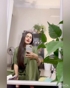 Debattama Saha Instagram - ✨✨✨♾ SWIPE  SWIPE ♾💕💕💕 
“P.S.-If there was a female version, the lyrics would be somewhat similar I guess!”
.
@kaifikhalilmusic 
.
.
.
.
#kahanisuno #kaifikhalil #sing #ınstagood #music #instagram