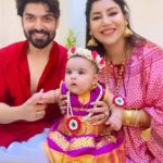 Debina Bonnerjee Instagram - So today was #lianna ‘s rice ceremony … ( in Bengali #mukhebhaat ) she dressed up as a little princess and sat on her maternal uncle’s lap ( my brother, her mama) and tasted her first food (solid) A tradition that is followed in our culture for little babies as a stepping stone for growing up.. we love you my darling @lianna_choudhary … we are there to not only to protect you but help you understand traditions and culture where required. GOD BLESS YOU MY LITTLE ONE .. a peek into our ceremony for our Insta fam .. keep her in your blessings. 🙏🏻 @guruchoudhary . . #debinabonnerjee #liannachoudhary #gurmeetchoudhary #love #littlejoys