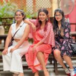Debina Bonnerjee Instagram - When your sisters come to visit… like a breath of fresh air… . #mylifestory my outfit @monkandmei