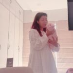 Debina Bonnerjee Instagram - A Bengali mother singing Bengali lullaby. May be I understand the meaning of mother tongue even more today 😇 . . #lullaby #mydaughter #love #minime #bengali