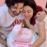 Debina Bonnerjee Instagram - The homecoming was so surreal. Coming back home as three. And now we know the colour it is pink pink pink…. pink all over and with happiness. Thankuuuuu @ishitanshroff @lavenderskies.inc for such amazing execution… And Amy little girls @jeevitaoberoi jeevi massi for pouring out all her heart ❤️ 💖 . #daddysprincess is home @guruchoudhary . #homecoming #babygirl #girl #gurmeetchoudhary #debinabonnerjee #gurbina