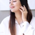 Debina Bonnerjee Instagram - For Consultation with Nveda Doctor please call 9008652145. For more details please check @nveda.in 👩‍⚕ Nveda Omega 3 Fish Oil with Extraordinary Benefits🤩🤩🤩 • Skin and Hair health🤵‍♀️ • Joint & Bone Health💪 • Improves heart healt❤️ • Reduces body soreness Price: Rs. 345 for a bottle of 60 softgels. There are more than 25,000⭐⭐⭐⭐⭐ ratings in Amazon and Flipkart about this product. You can check range of Nveda Products at @Nveda.in Website: nveda.in #nveda #nveda.in #GoodnessInside #Omega3 #fishoil #jointpain #healthyhair #cleanskin #nvedaforskin #nvedaforhair #haircare #skincare #jointcare #orderonline #Hearthealth #brainhealth