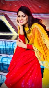 Delna Davis Instagram - Outfit @kanmani_fashion_world 
.
Makeup @kalaiartistry 
.
 Hairstylist @makeoverby_komz 
.
🎥 @dhanush__photography
