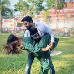 Dhanya Mary Varghese Instagram - Dance എന്നും ഞങ്ങളുടെ ജീവിതത്തിന്റെ ഒരു ഭാഗമായതുകൊണ്ടുതന്നെ Tomorrow’s Wedding Anniversary special ഒരു dance reel ചെയ്യാമെന്ന് കരുതി. Jan 9th ☺️❤️❤️☺️ ❤️ @jayakrishnan_kichujk for the video. #johnjacob #dhanyamaryvarghese #weddinganniversary #dancers #dancelover #asianet #actorslife