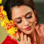 Dhanya Mary Varghese Instagram - Wish you all a euphoric, prosperous, colorful, healthy, wealthy and fun-filled Onam! Let this season brings you all lot of good luck, peace of mind, happiness and all that you wish! Costumes : @byhand.in MUA Hair and Styling: @divyas_makeover_ DOP: @jeevas_gladmantis @_raylightsphotography_ Ornaments: @dheeksha.jewels #dhanyamaryvarghese#johnjacob #lifewithjod #byhand #onamwear #onamcelebration #malayalamcinema #daya #seetha #deepak #indianwear#ethinicwear #byhandclothing #ethicalfashion #byhandkochi #cottonfabric #malayalamactress #malayalamactor #maheshwarisilk#photoshoots #instalove #lnstagram