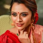 Dhanya Mary Varghese Instagram - Happy Onam❤️ Costumes : @byhand.in MUA Hair and Styling: @divyas_makeover_ DOP: @jeevas_gladmantis @_raylightsphotography_ Ornaments: @dheeksha.jewels #dhanyamaryvarghese#johnjacob #lifewithjod #byhand #onamwear #onamcelebration #malayalamcinema #daya #seetha #deepak #indianwear#ethinicwear #byhandclothing #ethicalfashion #byhandkochi #cottonfabric #malayalamactress #malayalamactor #maheshwarisilk #photooftheday #photos #photographers #onam #onamsaree #onamcelebration #onam2022