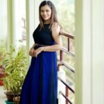 Dhanya Mary Varghese Instagram - Thank you @tvisha_designz for this👗 #dhanyamaryvarghese #actress #movie #actorslife #gown #blue #style #simple #simplicity #naturalmakeup #photography #biggboss #biggbosstop5 #4thrunnerup
