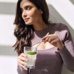 Diana Penty Instagram - Anyone for a fresh lime soda? 🥤 #SummerIsHere #summer #summervibes #reel #reelsinstagram #reelitfeelit #reelsindia #trending #trendingreels #trendingsongs #song #trend #trendingnow