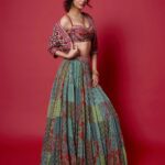Diana Penty Instagram – गरबा रेडी 💃

Outfit & Jewellery: @anitadongre
HMU: @shraddhamishra8
Styling: @namitaalexander
📸: @kvinayak11