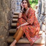 Diana Penty Instagram – When the weather starts to burn, I turn to the kaftan salwar! 🧡

Outfit: @drishtizahabia 
Jewellery: @koharbykanika 
Styled by: @namitaalexander 
MUAH: @gpkritikos
Juttis: @fizzygoblet