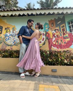 Ekta Kaul Instagram - My man and I.. 💕
@sumeetvyas

Styled by @ananyaarora2013 
Wearing @ordinaree_
Footwear @kkraftbuzz