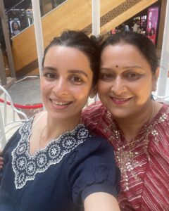 Ekta Kaul Instagram - Happy Mother’s Day mumma. 
No words can describe what you have done for me. 
Thank you for being there and letting me do things that I could have never imagined ! 
Thank you for giving me everything. 
Everyday is your day.. I love you @kaulvimmi 💕💕💕and Ved is blessed to have you naani MAA... ❤️❤️