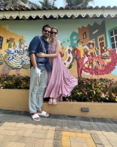 Ekta Kaul Instagram - My man and I.. 💕
@sumeetvyas

Styled by @ananyaarora2013 
Wearing @ordinaree_
Footwear @kkraftbuzz