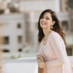 Ekta Kaul Instagram - Happiest Dhanteras everyone! माँ लक्ष्मी की कृपा आप पे और आपके समस्त परिवार पे बनी रहे। . . Makeup @therealdevikathapa Wearing @aaraishbyshivikasingh Captured by @elevengates