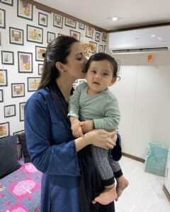 Ekta Kaul Instagram - Our hard work is coming to you in just 4 days! This is our first day on set. Ved was with me throughout the shoot, supporting me in the best of his capacity. He’s my lucky charm and my pillar of strength. God bless you my jigar. Thank you for coming in my life and making me a better human. Thank you for making me believe in myself. #tanaav