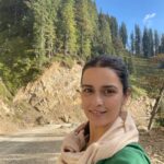 Ekta Kaul Instagram - Dr.Farah is waiting to meet you. Just today.. 💕💕