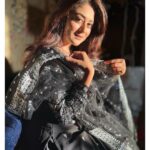 Falaq Naaz Instagram - Chaand raat mubarak 🌙💫❤️🌹 . . . Outfit-: @dreamwear_collection_ . . . #eidmubarak #chaandraat #falaqnaaz #ootd