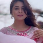 Falaq Naaz Instagram - Saanso ki maala pe❤️ . . . Outfit-: @silksandlinens.co . . #reelsinstagram #outfits #eidcollection #falaqnaaz #trendingreels #foryou #explorepage #dresses #slomo #saansokimaala #viralreels #reels
