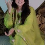 Falaq Naaz Instagram - Aayein sath milkar manaye Eid ki khusiyaan @daawatofficial ke sath Kyunki Eid ki Biryani sirf Daawat Biryani #Eidkibiryani #SirfDaawatBiryani #DaawatBiryaniBasmati #EidMubarak #Ramadan #daawatthefinest #falaqnaaz