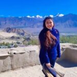 Falaq Naaz Instagram - I asked life ‘why are you so difficult?’ Life smiled and said ‘people don’t appreciate easy things🤎💙’ . . . #motivation #trendingreels #viral #falaqnaaz #travel #explore #foryou