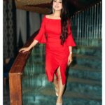 Falaq Naaz Instagram - 🍷 . . . Mua-: @simrank_makeovers Pc-: @jagjeet_photojournalist . . . #picoftheday #falaqnaaz #reddress #outfitoftheday
