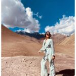 Falaq Naaz Instagram - Top of the world ❤️🪬🦋 . . . Outfit & accessories -: @deebaco_official x @silverbell.networks . . . #ladakh #falaqnaaz #trip #kargil #actor Kargil War Memorial, Kargil.
