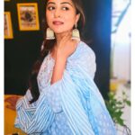 Falaq Naaz Instagram - Anaa pe vaar ke phenke hain aese waise bohot, Mera gurur salamat, Tumhare jaise bohot💫 . . . Wearing-: @aadab_kari_coutures_by_daniya Jhumka-: @the_jewel_gallery . . . #outfits #picoftheday #fashion #actress #styling #blogger #influencer #actress #collaboration #trending #explore #indian #explorepage #falaqnaaz #dailypost #picoftheday #lookoftheday #dress #clothing #brand #vocalforlocal #pakistani #cottonlawn
