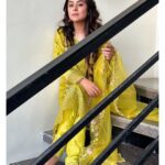 Falaq Naaz Instagram - Salam✨ . . . Outfit-: @muskan_collection05 . . . #falaqnaaz #ootd #pakistanisuits #eidspecial #photoshoot #photography #picoftheday #fashion