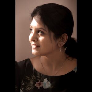 Gayathri Arun Instagram - Aspiring Beam of Light 💫 #goodmorning #instafamily❤️ #gayathriarun 
 📸 @98craftman