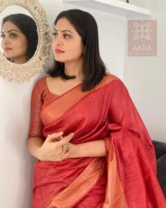 Gayathri Arun Instagram - Reign your kingdom with the timeless Classic… 
Draped in @aada_the_infinite_design