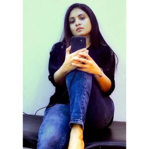 Gayathri Arun Instagram - You are so much more than
what you see in the mirror..
#mirrorselfie #selflove