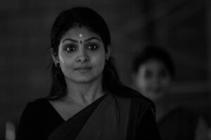 Gayathri Arun Instagram - These photos are the reminder of a truly unforgettable experience, Navarasa Sadhana. 
A workshop conducted by dearest Guru Venu Ji, which was full of activities designed to help us further our acting skills.  It include the lessons on the fundamentals of acting through Navarasas and Vyabhichari Bhavas. The practice sessions, improvisations, the stories of Guruji, and the extremely talented peers - what more could one ask for? The whole process was made even more enjoyable by the amazing atmosphere of the workshop at Natanakairali. Venu G created a warm and welcoming environment, where everyone felt comfortable to express themselves and take risks. Thank you @natanakairali, Venuji, Nirmala teacher, @kapilavenu and all my dear batch mates.. 
miss u all❤️🙏
📸 @manojparameswaran #NavarasaSadhana #ActingWorkshop #ActingSkills #Theatre #selfevolution #PerformingArts #ActorLife #ActorsLife