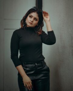 Gayathri Arun Instagram - 🖤🖤
