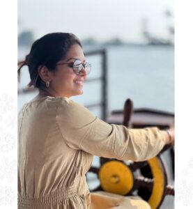 Gayathri Arun Instagram - Steering my ship 🚢😎 #lifejourney #happymorning 
 📸 @arunrmenon7