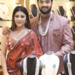 Hamida Khatoon Instagram - @ambicapearlsandjewellers opening with Co star of brahmamudi @srikarkrishnaofficial Hamida Designer :- @ohanahyd Style by :- @khan_mehraj Necklace :- @ambicapearlsandjewellers Earrings :- @ambicapearlsandjewellers Makeup by me ☺️ #hamida #hamidakhatoon #jewellery #swapna #rahul #swapnarahul #add Gachibowli