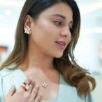 Hamida Khatoon Instagram - From bold statement pieces to delicate designs, Aayat collection has something for everyone. Express yourself and make a statement with the Aayat collection. Hurry and visit the store today! 📍Begumpet, Hyderabad, Telangana 500016 @farahkhanali @farahkhanatelier @kirtilalsonline #FarahKhan #AayatCollection #KirtilalsHyderabad #Kirtilals