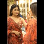 Hamida Khatoon Instagram - 𝓘 𝓵𝓸𝓿𝓮 𝔂𝓸𝓾 Designer :- @ohanahyd Styles by :- @khan_mehraj Earrings :- @ambicapearlsandjewellers Photographer :- @shobas__pixels Make up by me 😉 #hamida #hamidakhatoon #style #iloveyou #love #infinity #smilingqueen #smile #instagram