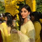 Harshita Gaur Instagram - Colour me 💛 . . . My 900k fam 🌻 #akshgotrite