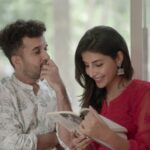 Harshita Gaur Instagram - || kuch dosti rahi kuch pyaar raha zaahir nahi kiya kabhi ankhon ankhon mein izhaar raha use ada aati thi muskura kar qatl karne ki aur main tha ki marne ko tayiyaar raha || ♥️ - @mohtaaj_ Music : @rochakkohli Shot by : @dieppj Edited by : @avish_patel Performed by @harshita1210 @ghuggss #harshitagaur #gurpreetsaini #mohtaaj #love #friendship #dosti #ishq #pyaar #mohabbat #together #peace #sukoon #complicated #poetry #urdu #urdupoetry #hindishayari #hindi #poetrycommunity #shayar #poet #foryou #forme #forus #lovepoems #heart #dil #reels #reelitfeelit #instagramreels