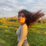 Harshita Gaur Instagram - 🌞 gets me so excited !! . . . 📸 @siddhi_idnani light nahi jaani chaiye 😅😋 Nampong, Arunachal Pradesh, India