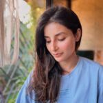 Harshita Gaur Instagram - Thodi randomness bhi zaroori hai! Hai na @rohanshah ?😋