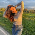 Harshita Gaur Instagram - 🌞 gets me so excited !! . . . 📸 @siddhi_idnani light nahi jaani chaiye 😅😋 Nampong, Arunachal Pradesh, India