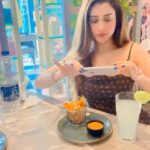 Hiba Nawab Instagram - Yeah guys I’m that friend 🤣 @komaltindwani my sweetheart 🥰😘😍