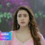 Hiba Nawab Instagram - 15 साल बाद चौधरी हवेली में बुलाया है सैयूरी के परिवार को वापस, आखिर क्या करने वाली हैं चीरू की माँ? जानने के लिए देखिए #वोतोहैअलबेला #WohToHaiAlbelaa सोम-शुक्र, रात 9 बजे, सिर्फ़ STAR भारत पर। @shaheernsheikh @apnanuj @kinshukvaidya54 @hibanawab